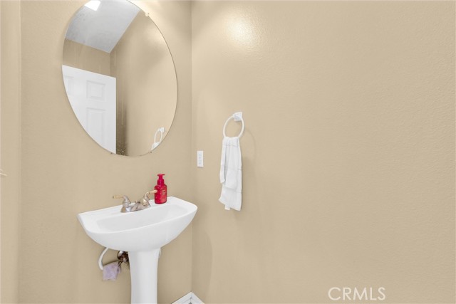 Image 5 of 30 For 323 Lydia  