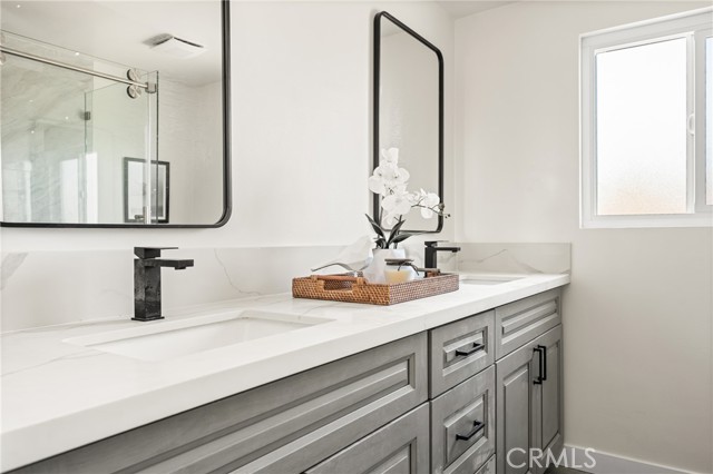 23652 Algiers Street, Mission Viejo CA: https://media.crmls.org/medias/1b75f756-7389-48e2-b72a-f223a4b9b2ff.jpg
