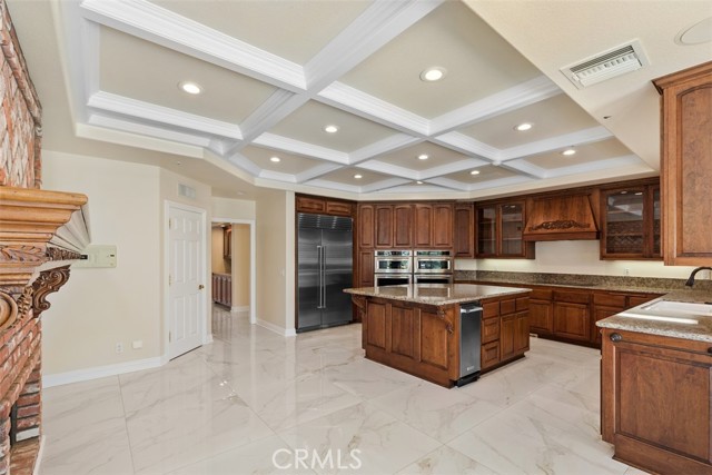 Detail Gallery Image 12 of 22 For 6863 Canyon Hill Dr, Riverside,  CA 92506 - 6 Beds | 6/1 Baths