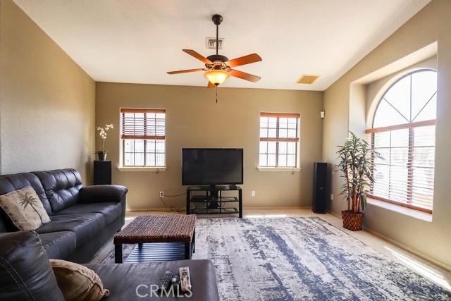 Detail Gallery Image 6 of 42 For 1348 Redwood Ave, Needles,  CA 92363 - 4 Beds | 2 Baths