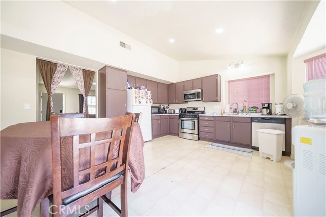 Detail Gallery Image 16 of 42 For 25584 Dracaea Ave, Moreno Valley,  CA 92553 - 3 Beds | 2 Baths