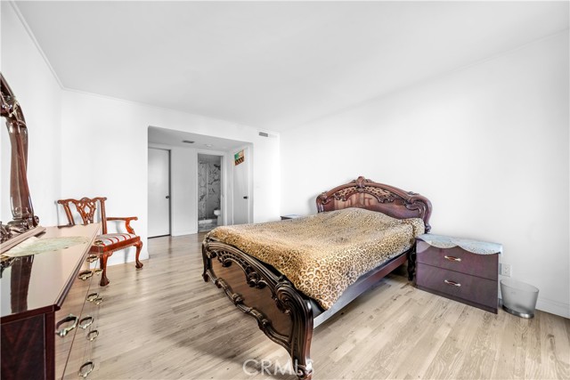 Detail Gallery Image 8 of 31 For 10535 Wilshire Bld #D01,  Los Angeles,  CA 90024 - 2 Beds | 2 Baths