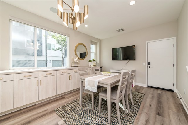 Detail Gallery Image 5 of 27 For 824 S Harbor Blvd, Santa Ana,  CA 92704 - 4 Beds | 3 Baths