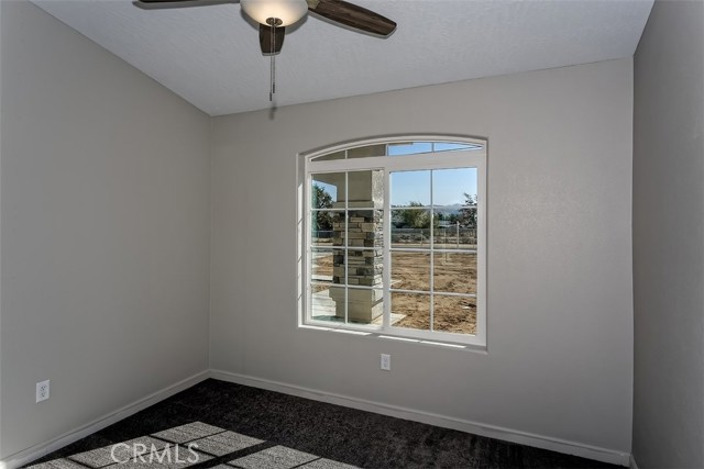 Detail Gallery Image 11 of 25 For 13033 Casco Rd, Apple Valley,  CA 92345 - 4 Beds | 2/1 Baths