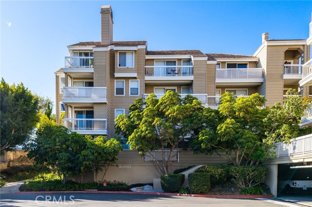 Detail Gallery Image 1 of 15 For 20371 Bluffside Cir #407,  Huntington Beach,  CA 92646 - 0 Beds | 1 Baths