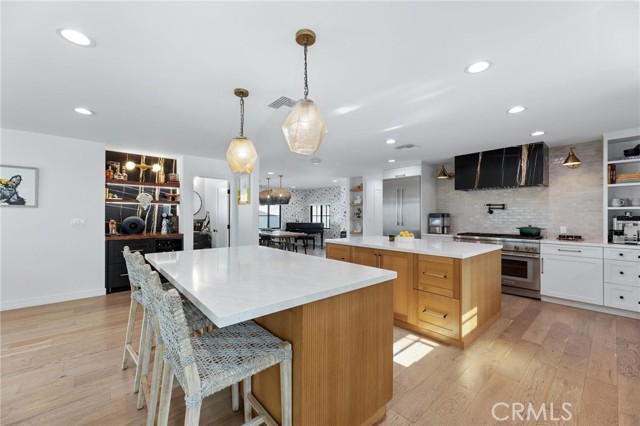 Detail Gallery Image 14 of 59 For 1707 10th St, Manhattan Beach,  CA 90266 - 4 Beds | 2/2 Baths