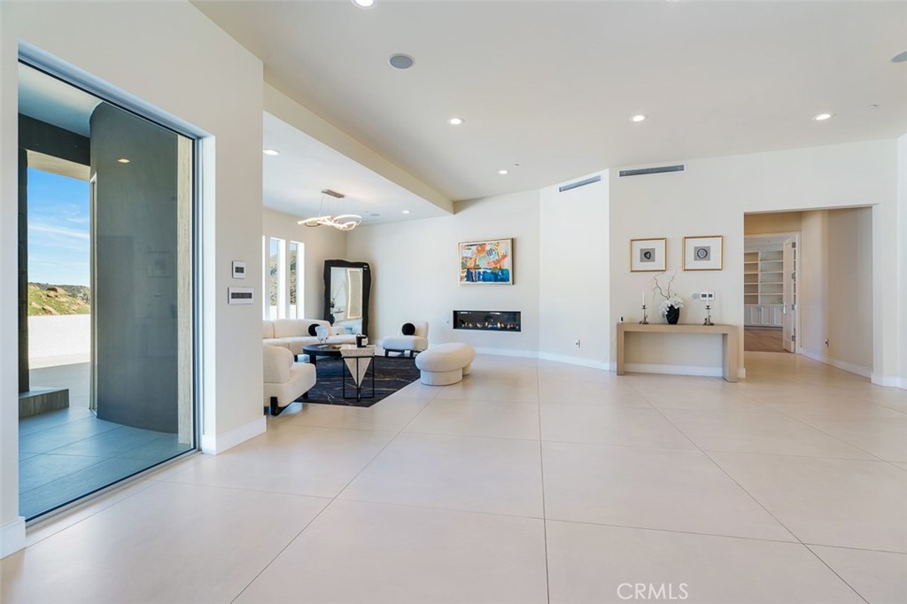 MLS #SR25253481 image #10