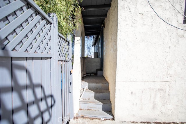 Detail Gallery Image 12 of 22 For 345 N Occidental Bld, Los Angeles,  CA 90026 - 2 Beds | 1 Baths