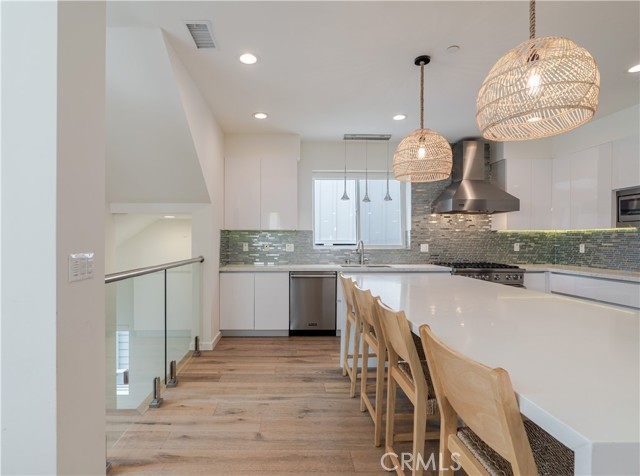 Detail Gallery Image 37 of 72 For 500 N Lucia Ave, Redondo Beach,  CA 90277 - 4 Beds | 5 Baths