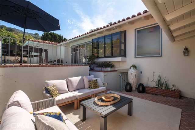 760 Via Del Monte, Palos Verdes Estates CA: https://media.crmls.org/medias/1b7cac39-4e95-4f9b-899c-66123450decc.jpg