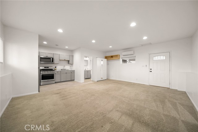 22353 Roscoe Boulevard, West Hills CA: https://media.crmls.org/medias/1b7d297d-7434-4737-a220-25417f07077d.jpg
