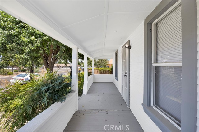 135 S Alfred Street, Coalinga CA: https://media.crmls.org/medias/1b7e57b3-1bd9-4312-9bdd-4e086271961e.jpg