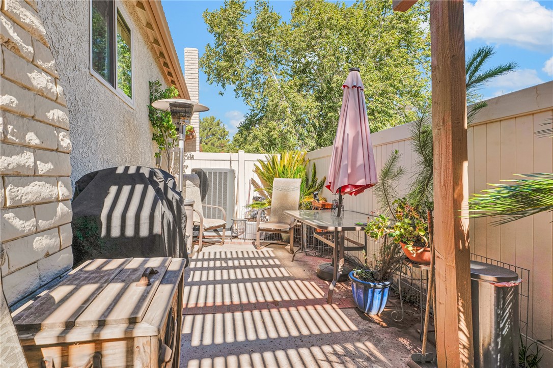 Detail Gallery Image 27 of 43 For 26344 Rainbow Glen Dr, Newhall,  CA 91321 - 2 Beds | 2 Baths