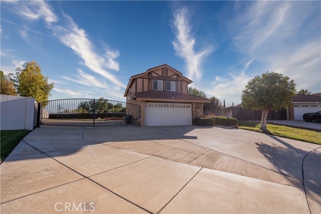 Detail Gallery Image 3 of 29 For 761 Kingfisher, Corona,  CA 92879 - 3 Beds | 2/1 Baths