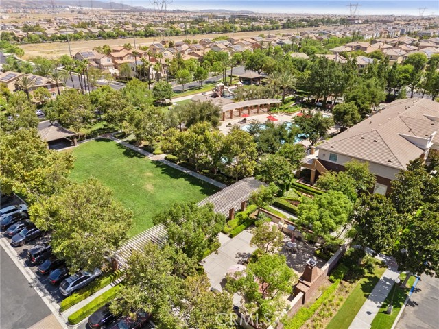16076 Pesaro Lane, Fontana CA: https://media.crmls.org/medias/1b80f1d1-f18e-4174-9acc-77f1c75eb22c.jpg