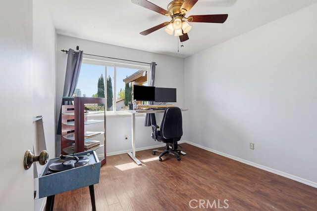 Detail Gallery Image 20 of 51 For 29223 Flowerpark Dr, Canyon Country,  CA 91387 - 3 Beds | 2 Baths