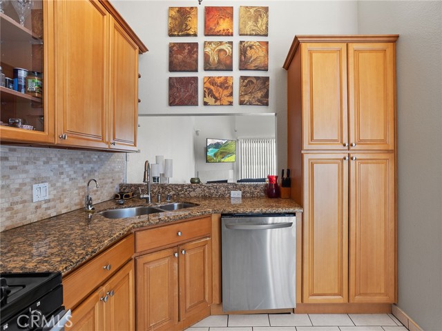 Detail Gallery Image 13 of 47 For 1121 E Wilson Ave #7,  Glendale,  CA 91206 - 3 Beds | 2/1 Baths