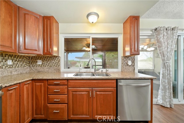 11811 La Serna Drive, Whittier CA: https://media.crmls.org/medias/1b82ed8c-2228-4a49-bee5-836491584ca8.jpg