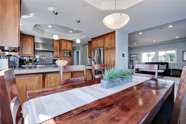 2409 Voorhees Avenue, Redondo Beach, California 90278, 4 Bedrooms Bedrooms, ,2 BathroomsBathrooms,Residential,Sold,Voorhees,SB21187406