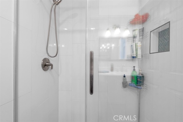 Detail Gallery Image 32 of 50 For 18645 Hatteras St #230,  Tarzana,  CA 91356 - 3 Beds | 2 Baths