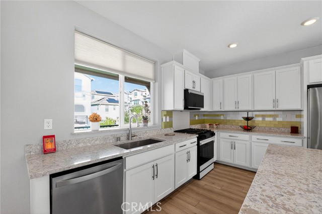 Detail Gallery Image 10 of 67 For 1303 Antonella, Hayward,  CA 94541 - 3 Beds | 3/1 Baths