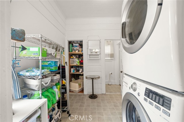 373 W Santa Cruz Street, San Pedro CA: https://media.crmls.org/medias/1b861d69-8436-44ad-96a6-3b3bd6e39167.jpg