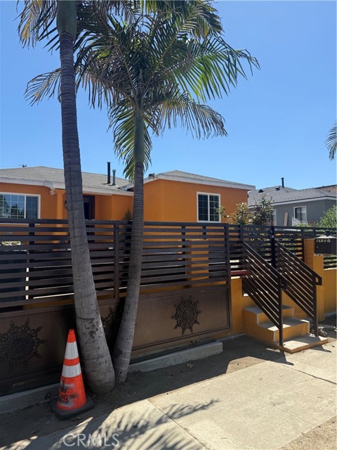 Detail Gallery Image 3 of 31 For 1524 Torrance Blvd, Torrance,  CA 90501 - 3 Beds | 2 Baths