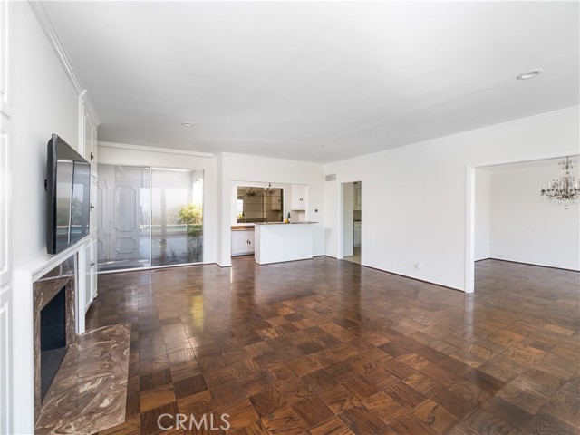 20193 Adele Drive, Woodland Hills CA: https://media.crmls.org/medias/1b86c2d3-1889-418f-baa5-1cf597a67e5b.jpg