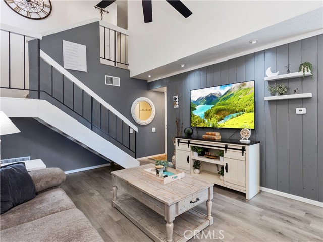Detail Gallery Image 12 of 41 For 24637 Trevino Dr, Valencia,  CA 91355 - 3 Beds | 2/1 Baths