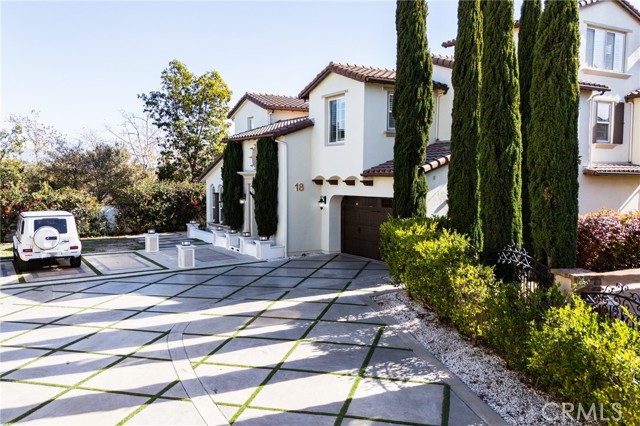 18 Elissa Lane, Ladera Ranch CA: https://media.crmls.org/medias/1b879b6d-4cd4-48df-ae08-c3ce99ce259b.jpg