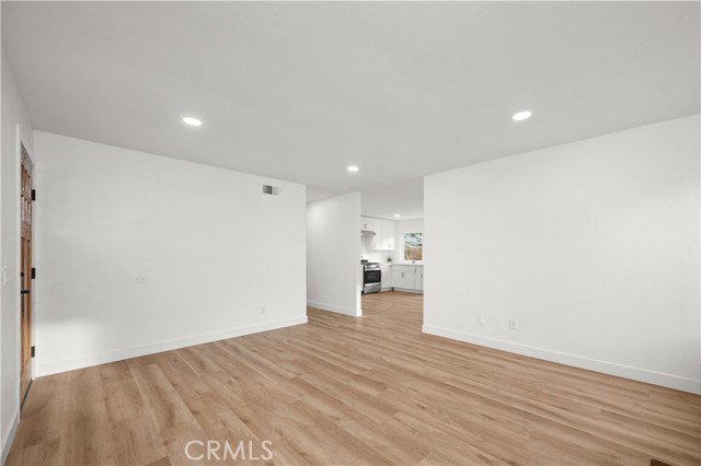 554 E Fairfield Court, Ontario CA: https://media.crmls.org/medias/1b87a051-d705-4837-baa4-483f0d8f5ca0.jpg