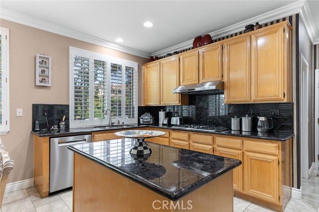 15075 Avenida Del Monte, Chino Hills CA: https://media.crmls.org/medias/1b87aefd-9abf-4936-bc85-cb383dfb5df0.jpg