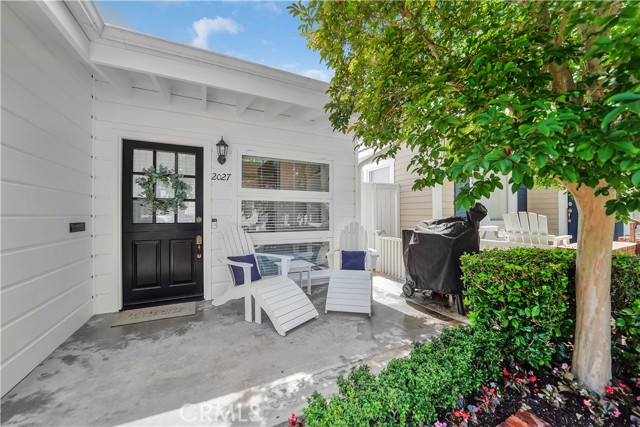 Detail Gallery Image 7 of 25 For 2027 Miramar Dr, Newport Beach,  CA 92661 - 2 Beds | 1/1 Baths