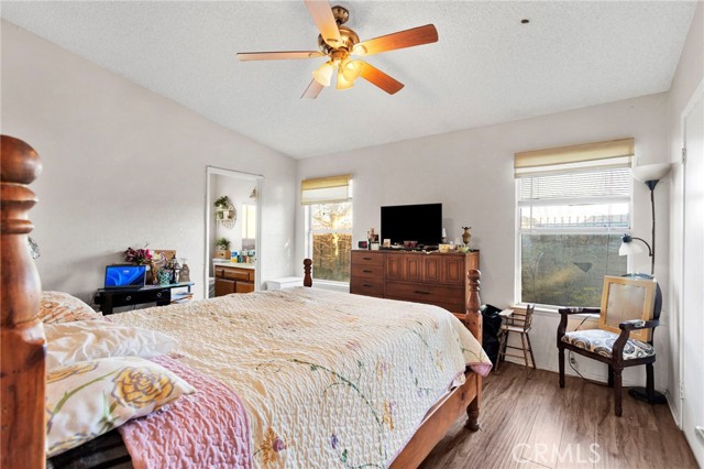 Detail Gallery Image 13 of 29 For 15837 Sandalwood, Victorville,  CA 92395 - 2 Beds | 2 Baths