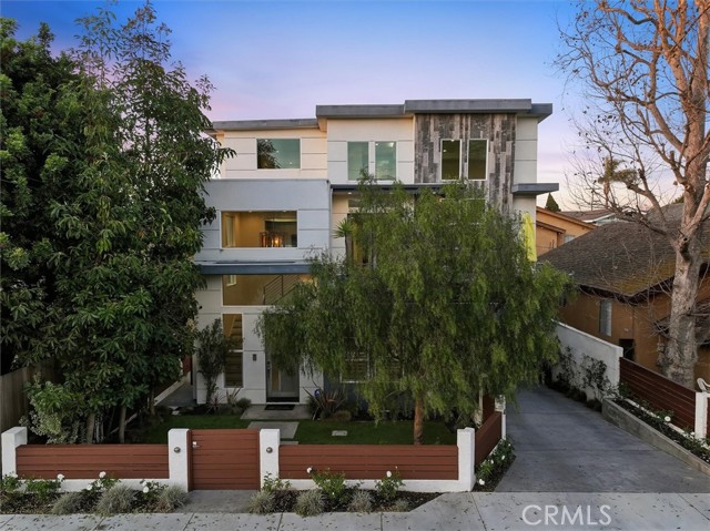 Detail Gallery Image 45 of 49 For 1729 Harriman Ln a,  Redondo Beach,  CA 90278 - 4 Beds | 3/1 Baths