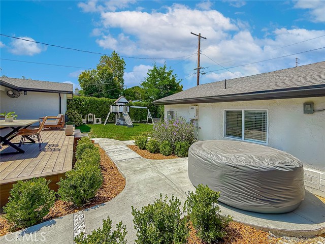 Detail Gallery Image 35 of 54 For 22245 Welby Way, Woodland Hills,  CA 91303 - 4 Beds | 3 Baths