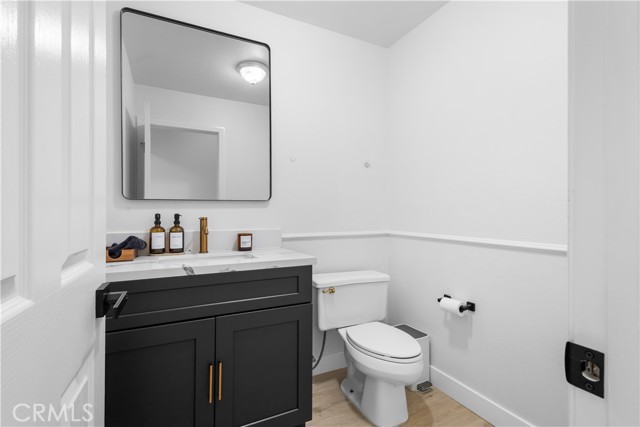 2517 Renata Court, Thousand Oaks CA: https://media.crmls.org/medias/1b8a9002-66ac-43bc-9eef-861a78287aaa.jpg