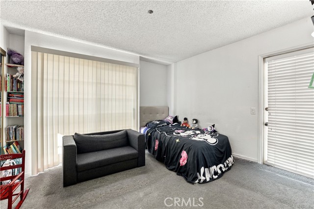 147 West Acacia, 160 photo 23