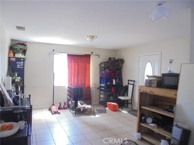 Detail Gallery Image 7 of 16 For 548 N Reservoir, Pomona,  CA 91767 - 4 Beds | 2 Baths