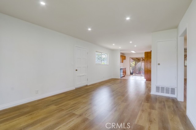8661 Windsor Circle, La Palma CA: https://media.crmls.org/medias/1b8b517f-576c-49af-acaa-65979136faca.jpg