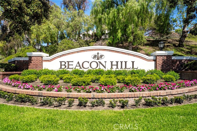 Image 51 of 63 For 3 Taylor Place