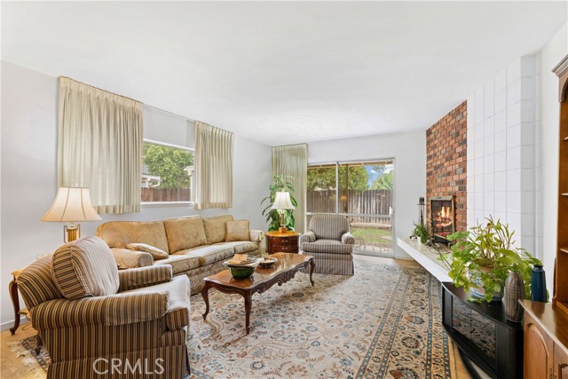 1b8c295b E2d6 44f5 892f 68f36af026a4