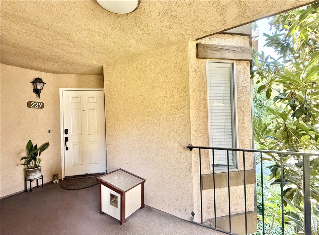 1b8c36a8 8141 407f A86b E67228558f67