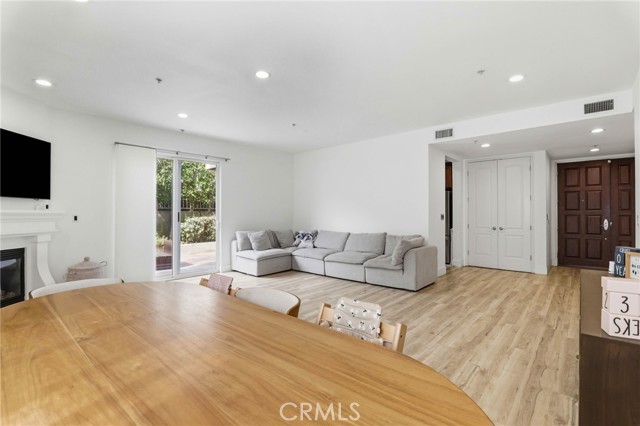 Detail Gallery Image 16 of 39 For 1023 Wilcox Ave, Los Angeles,  CA 90038 - 2 Beds | 2 Baths