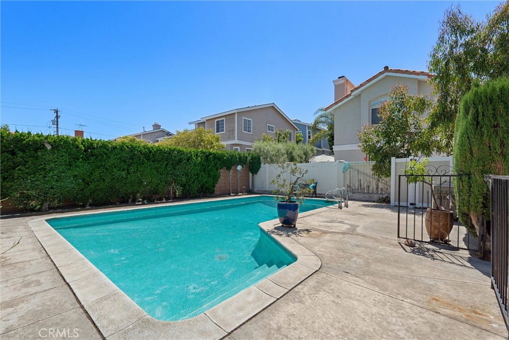2012 Perry Avenue