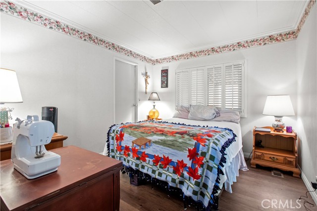 5200 Irvine Blvd., Irvine CA: https://media.crmls.org/medias/1b8cec73-20db-4b5d-9a76-bc6e3476ef86.jpg