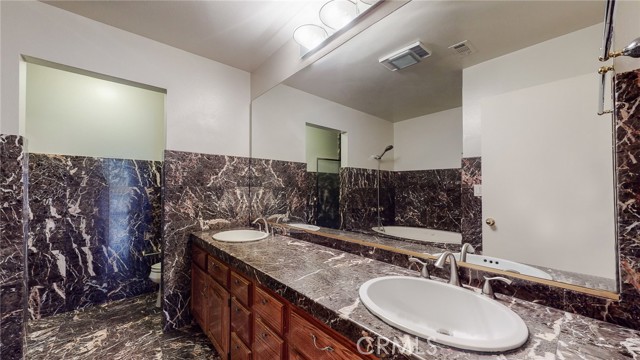 Detail Gallery Image 23 of 37 For 4641 Fulton Ave #103,  Sherman Oaks,  CA 91423 - 2 Beds | 2/1 Baths