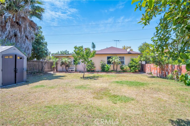 11028 Condon Avenue, Inglewood CA: https://media.crmls.org/medias/1b8dd102-838f-45ed-8a8a-d8188c7d1e16.jpg