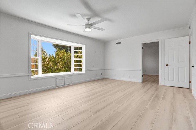 22718 Town Crier Road, Calabasas CA: https://media.crmls.org/medias/1b8de124-a15f-451c-8b04-36895e0fcc49.jpg
