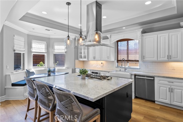 2210 Robinson Street, Redondo Beach, California 90278, 5 Bedrooms Bedrooms, ,4 BathroomsBathrooms,Residential,Sold,Robinson Street,SB22055222